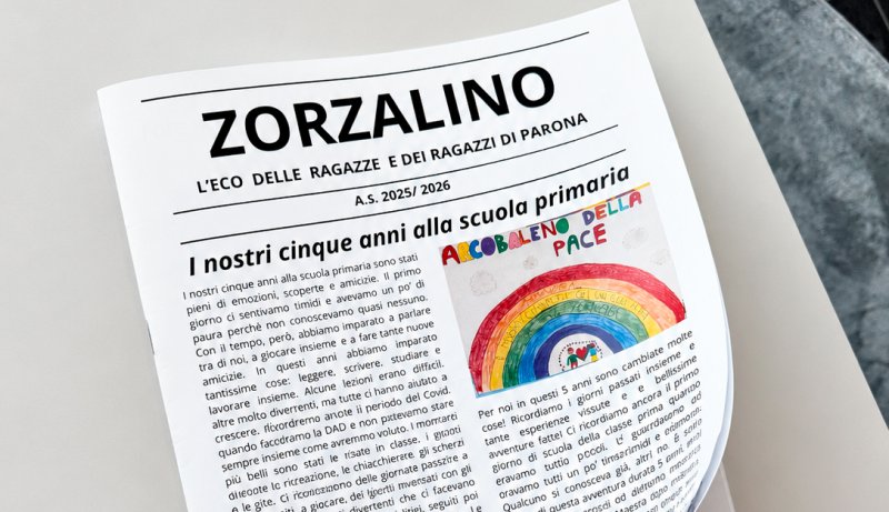 Supino sostiene il giornalino della Scuola Elementare Zorzi di Parona