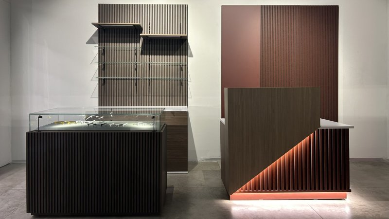 ARREDO NEGOZIO, il nostro team in visita al nuovo show room ARKEN