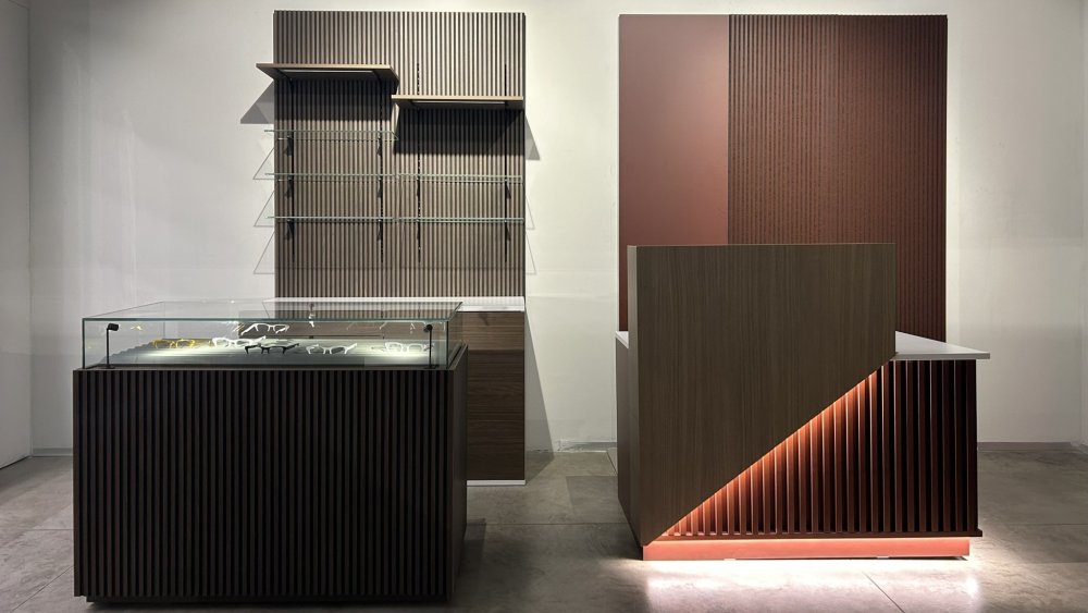 ARREDO NEGOZIO, il nostro team in visita al nuovo show room ARKEN